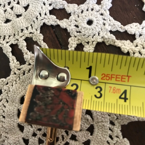 Vintage gold-tone cufflinks and tie pin. - Picture 3 of 3